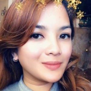 Meet your Posher, Claudia